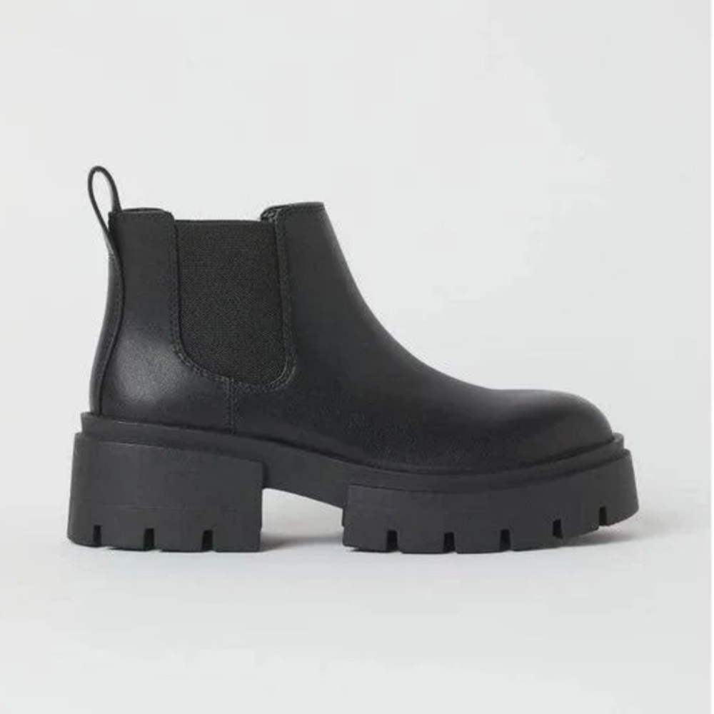 Platform Chelsea boots